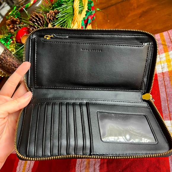 Marc Jacobs Wallet - Picture 3 of 6